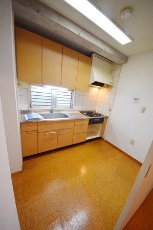 エルムコートの物件内観写真